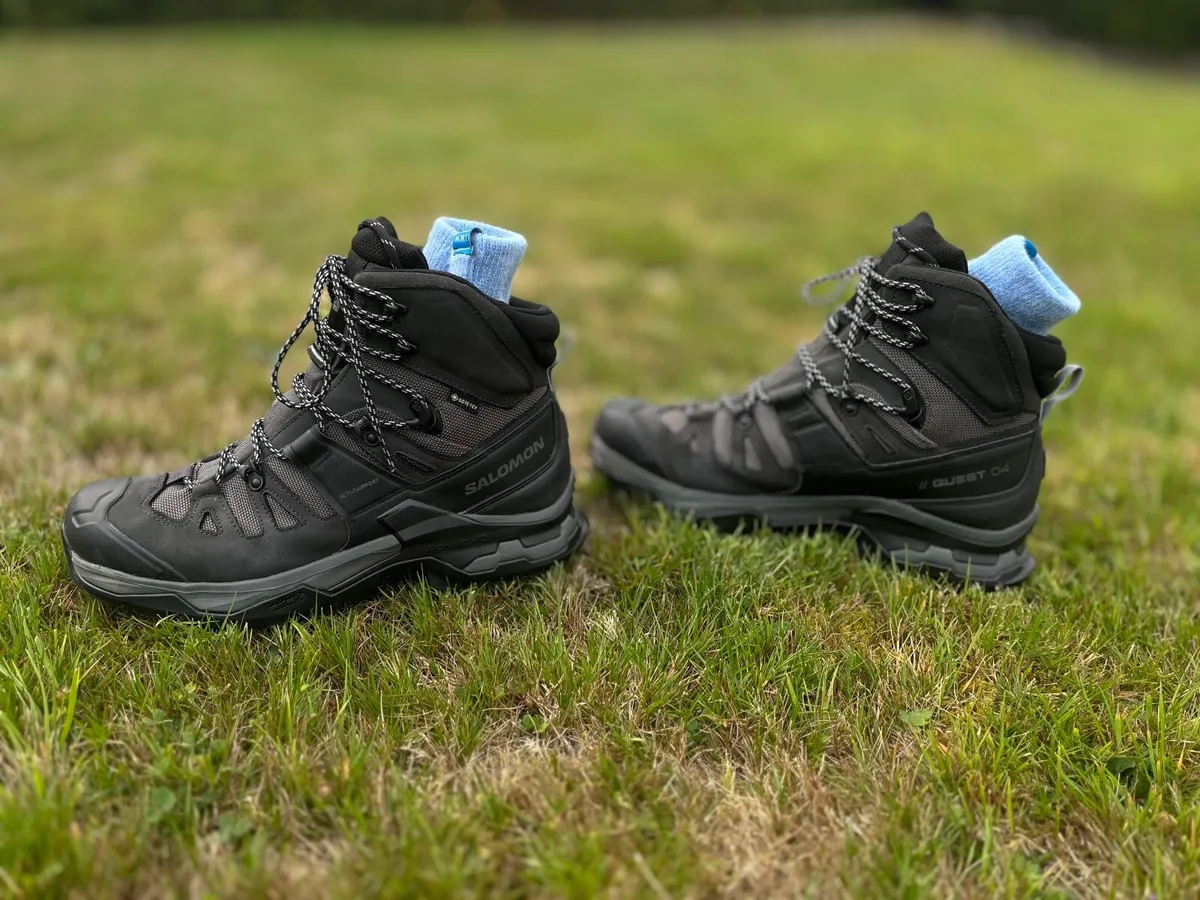 New Hiking Boots Salomon Quest UK9 - Image 1