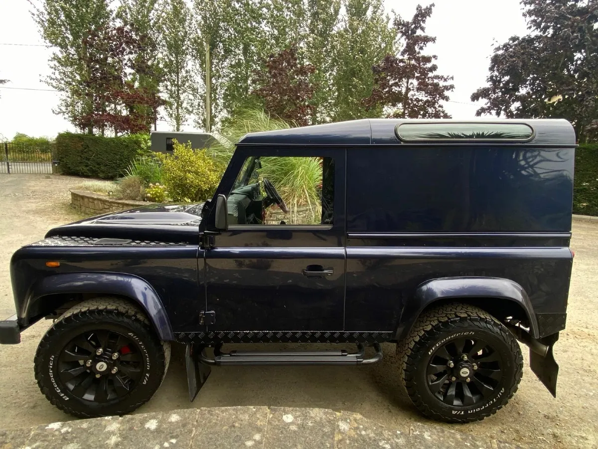 Land Rover Defender 2014 - Image 2