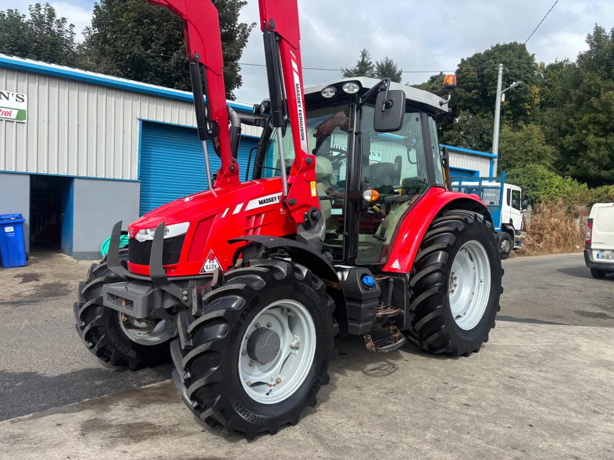 Massey Ferguson 5612 - Image 1