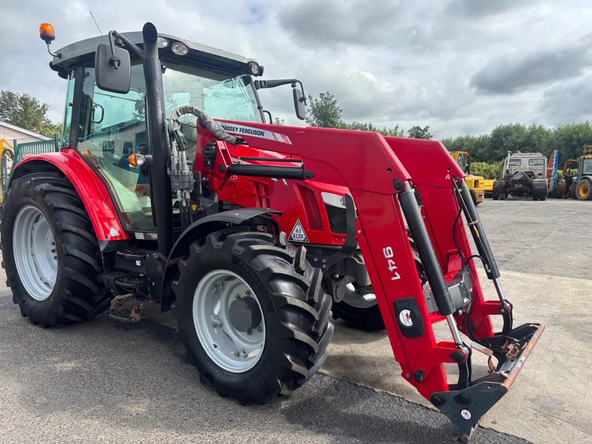 Massey Ferguson 5612 - Image 4