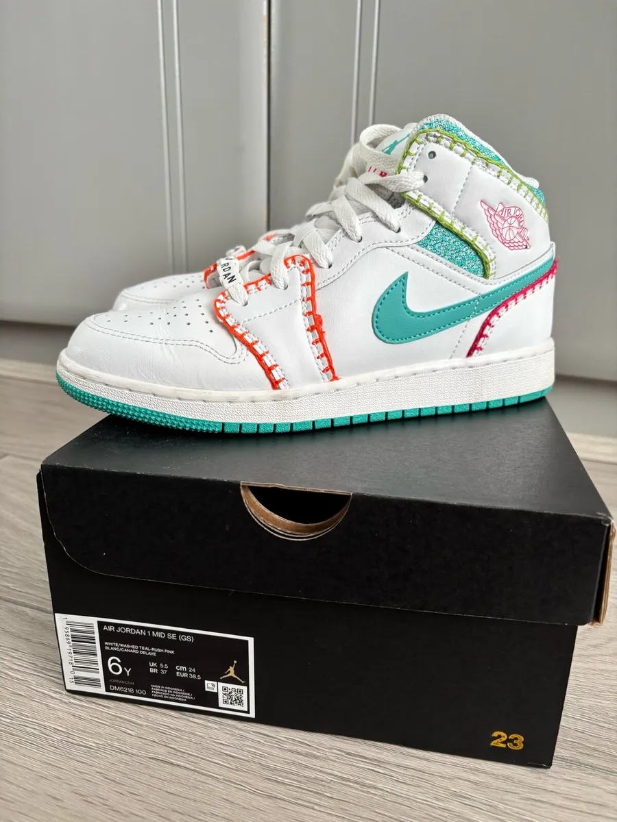 Air Jordan 1 Mid SE in Multi Knit (GS) - Image 1