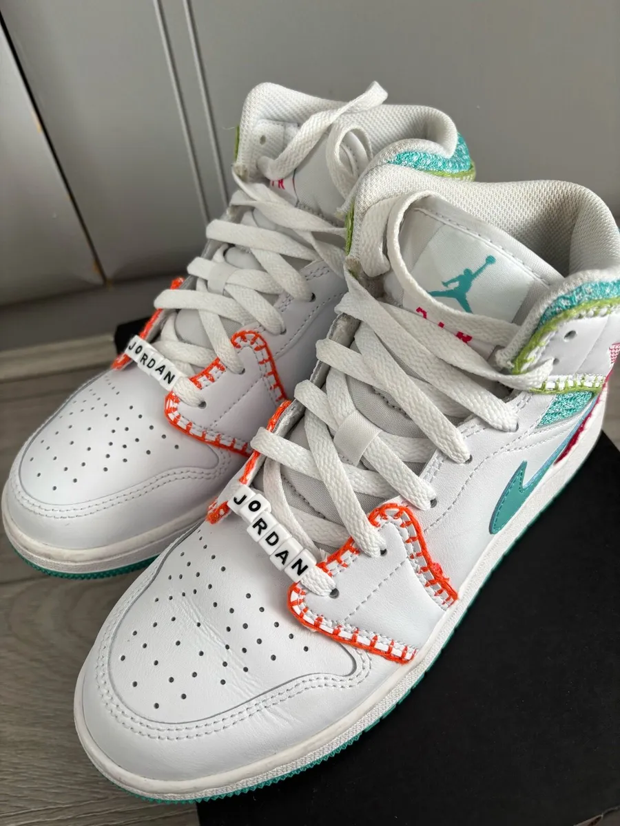 Air Jordan 1 Mid SE in Multi Knit (GS) - Image 2