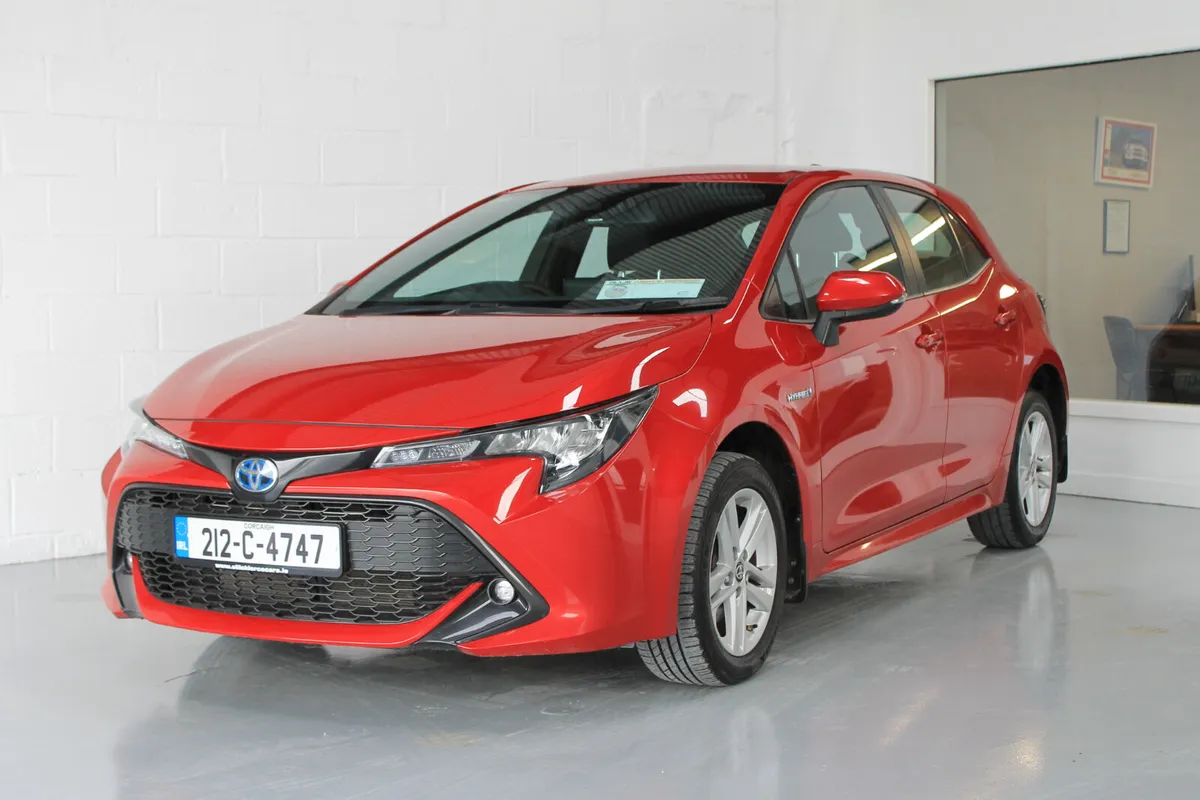 Toyota Corolla 2021, Luna Hybrid Hatchback - Image 1