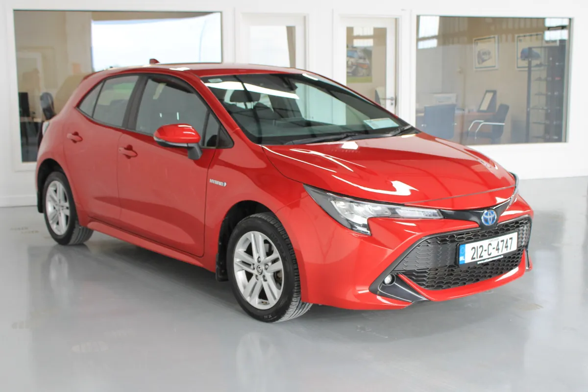 Toyota Corolla 2021, Luna Hybrid Hatchback - Image 4