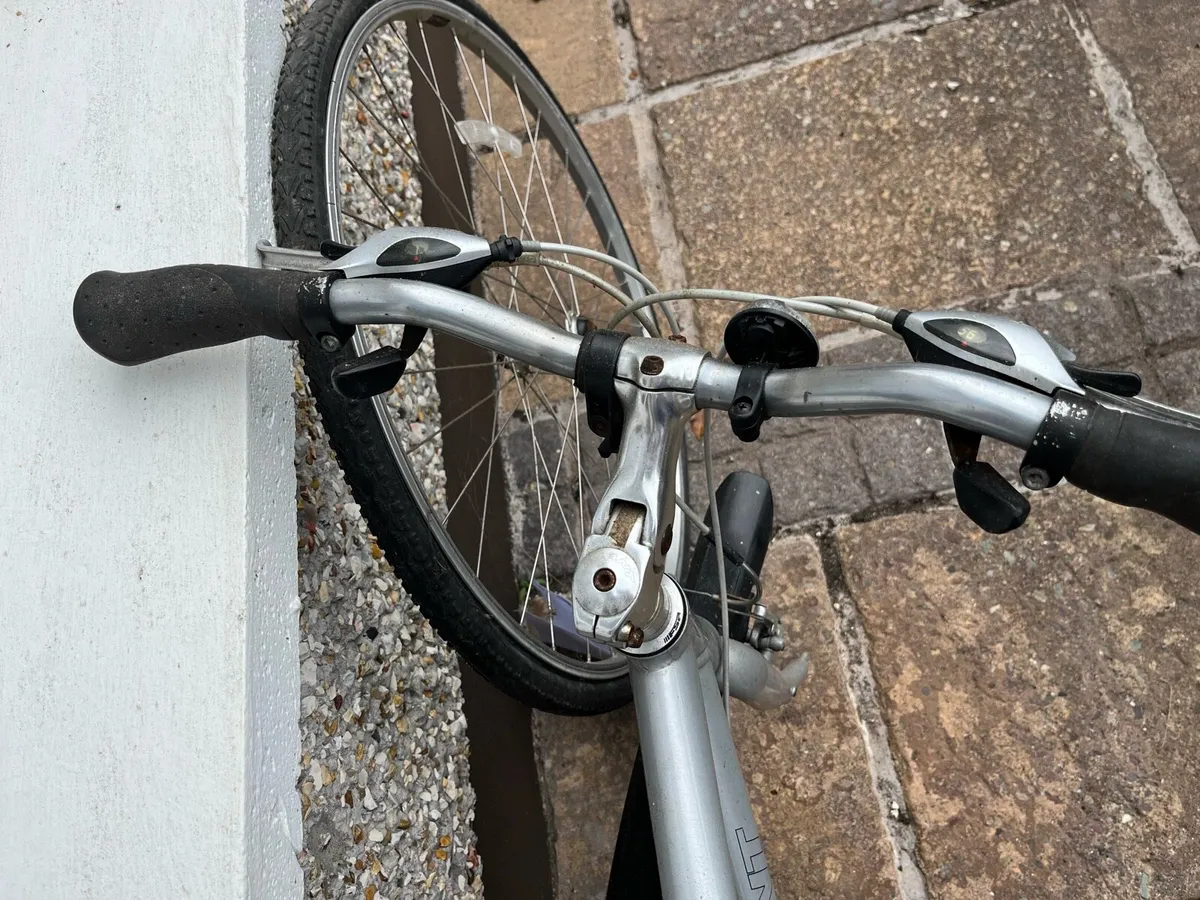 Bicycle - needs to be done up - Image 3