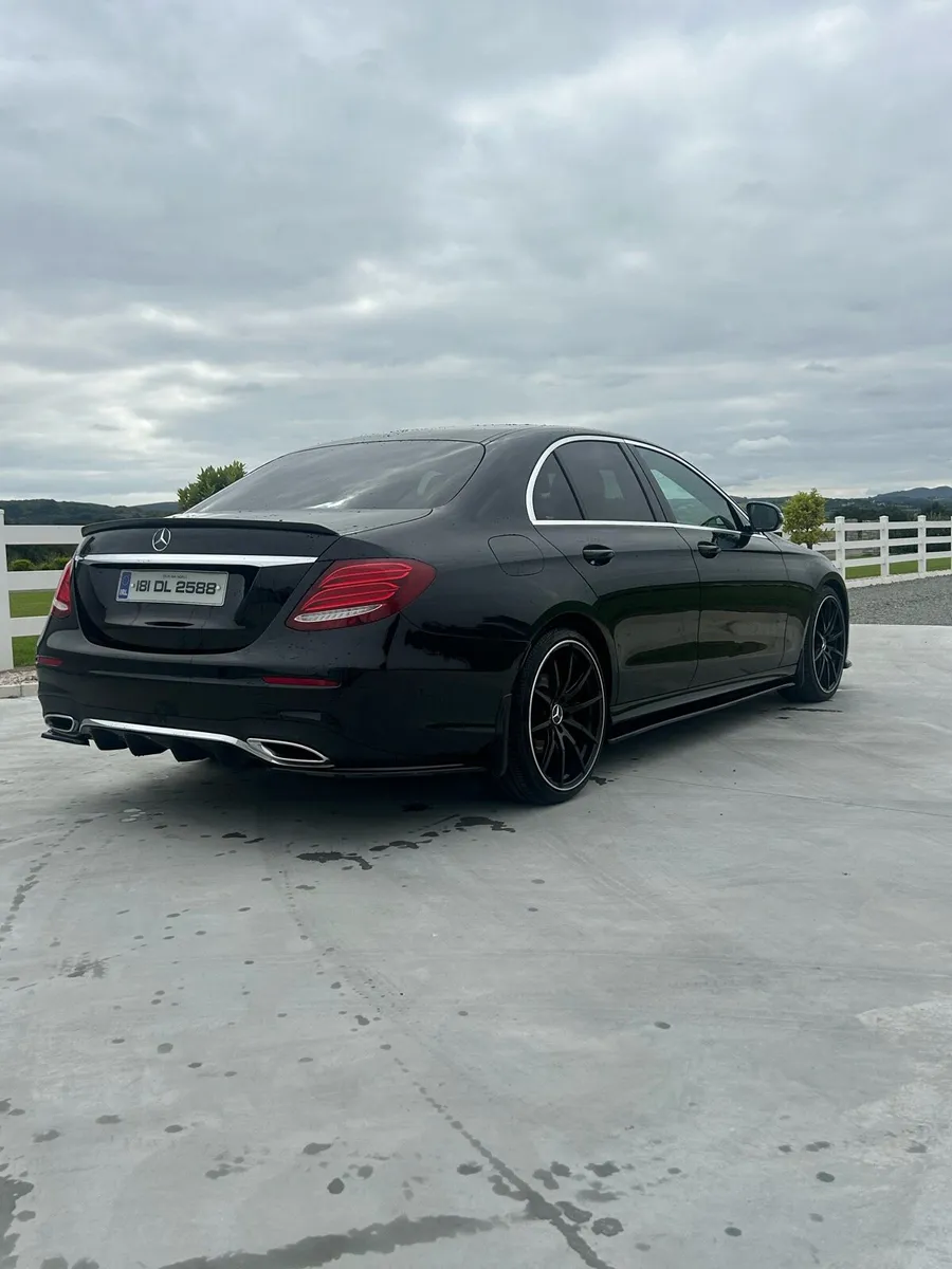Mercedes E220 AMG - Image 2