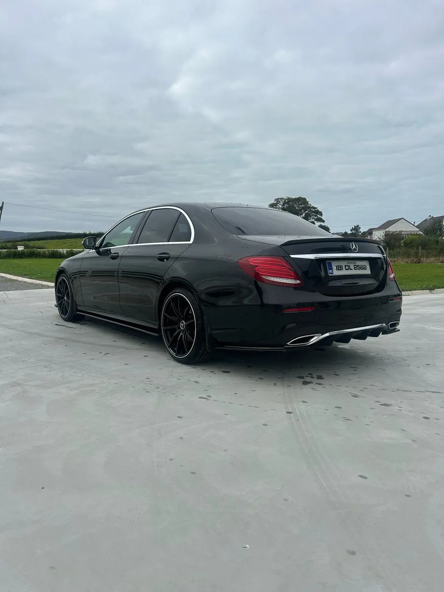 Mercedes E220 AMG - Image 4