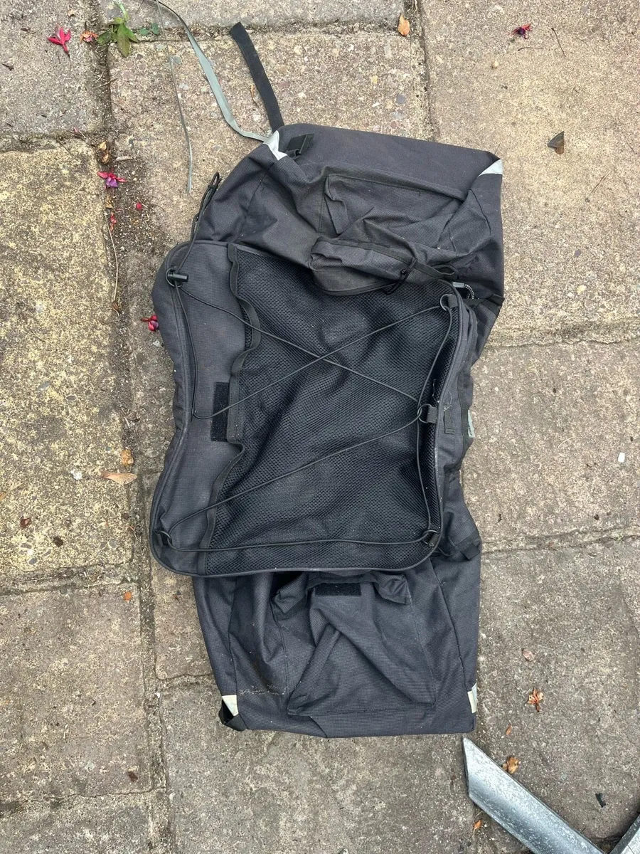 Bicycle pannier bags - Image 1