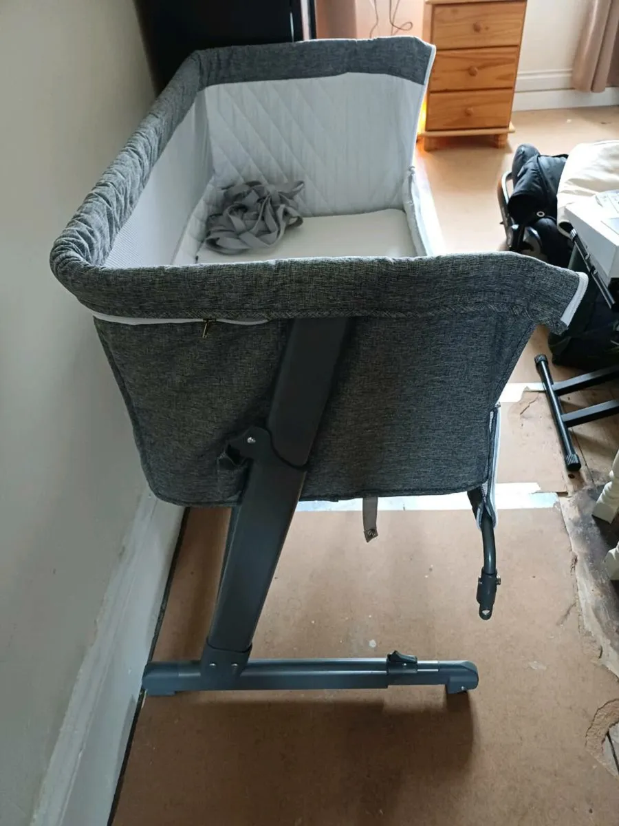 Babylo cot/side sleeper - Image 1