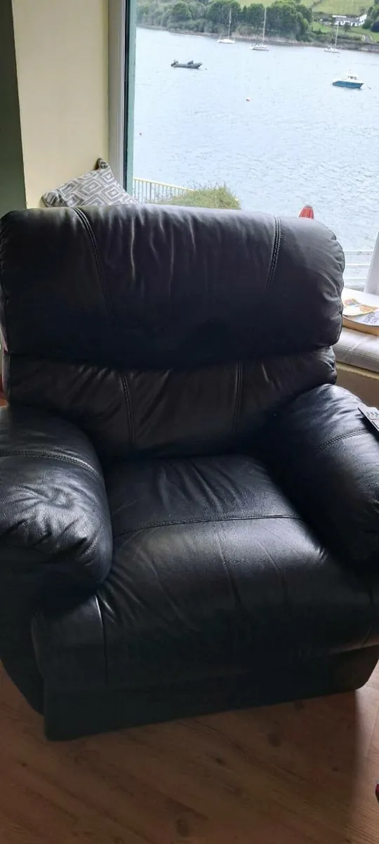 Black leather recliner sofa - Image 3