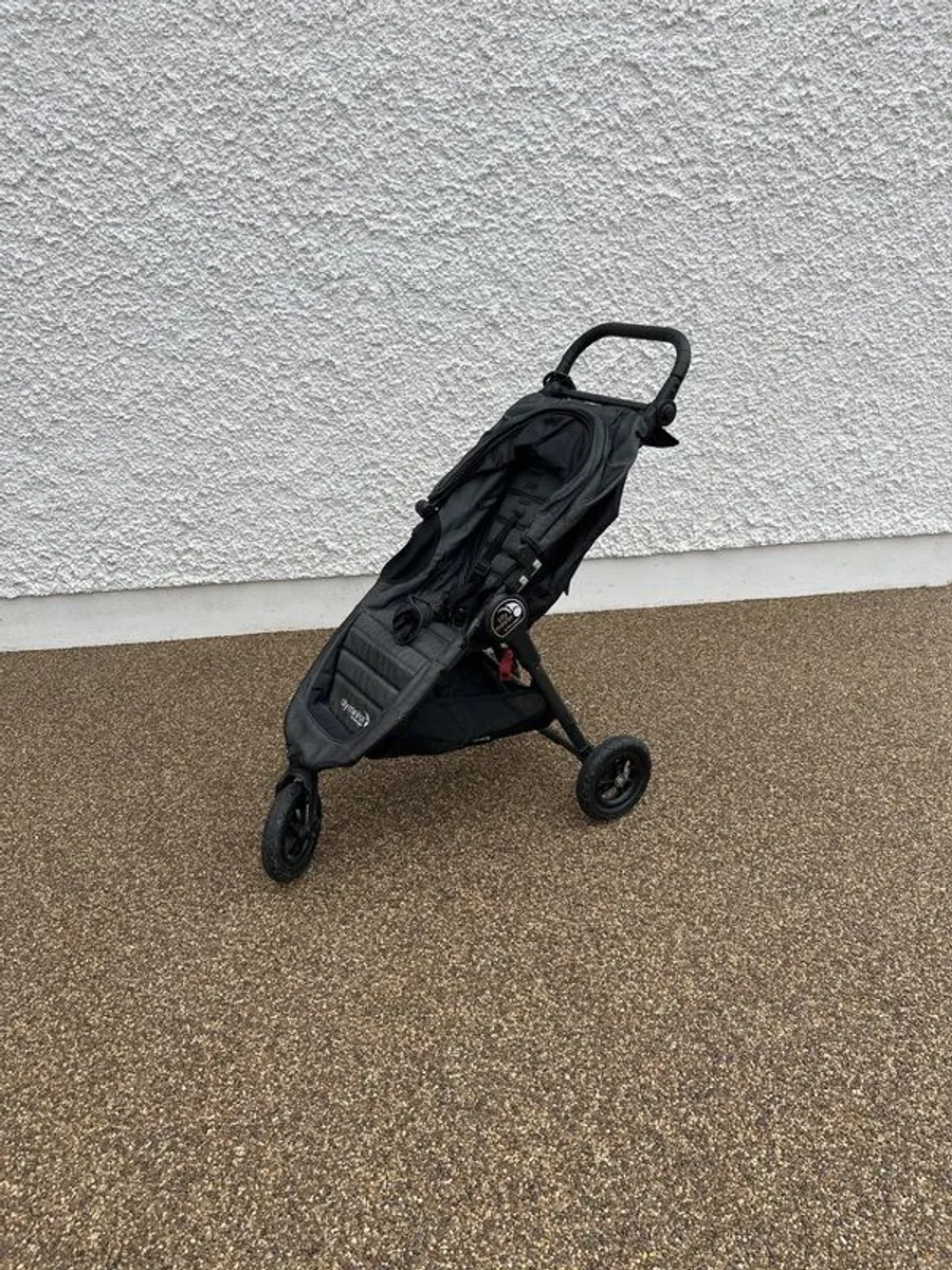 Stroller - Image 1