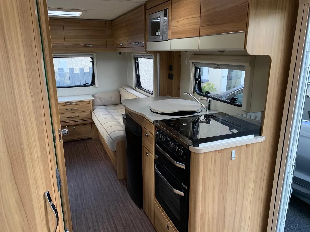 Elddis Avante 564 Caravan 4 berth 2015 - Image 3