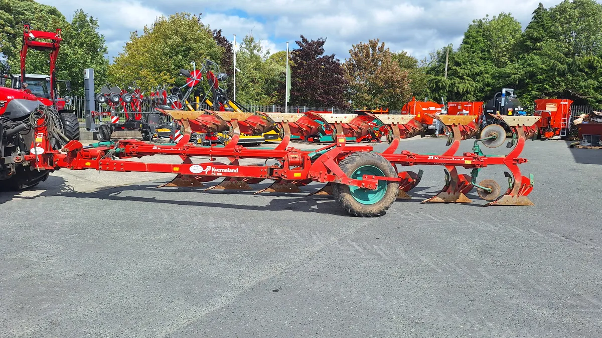 Kverneland PG100 7 Furrow Plough - Image 1