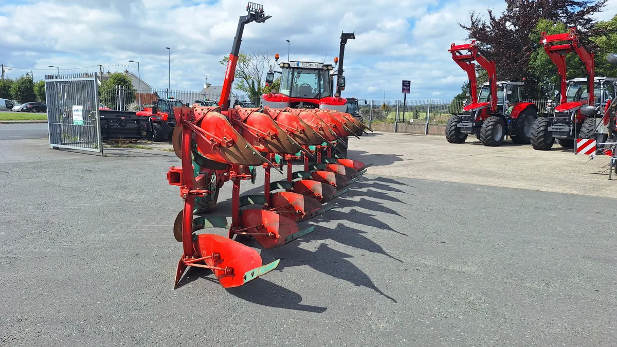 Kverneland PG100 7 Furrow Plough - Image 3