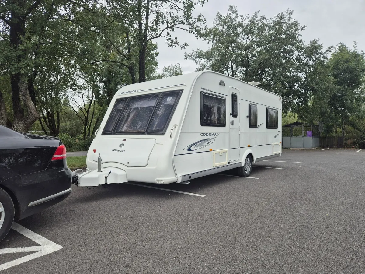 Compass Corona fixed bed 4 berth - Image 2