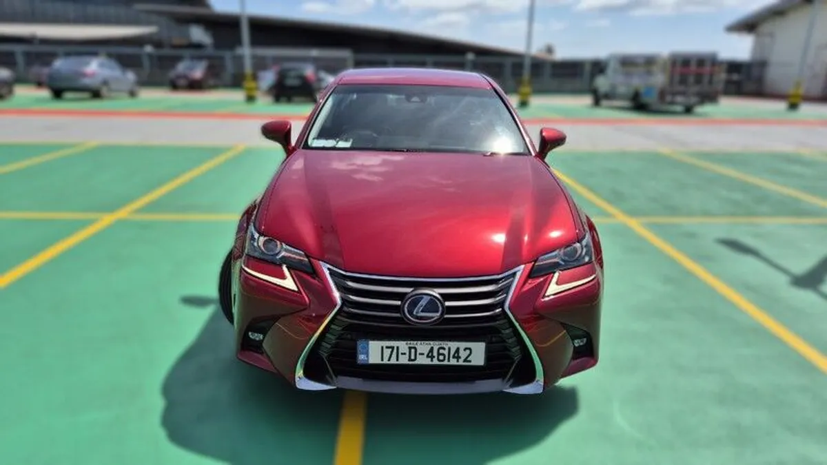 2017 Lexus GS 300h - Image 4