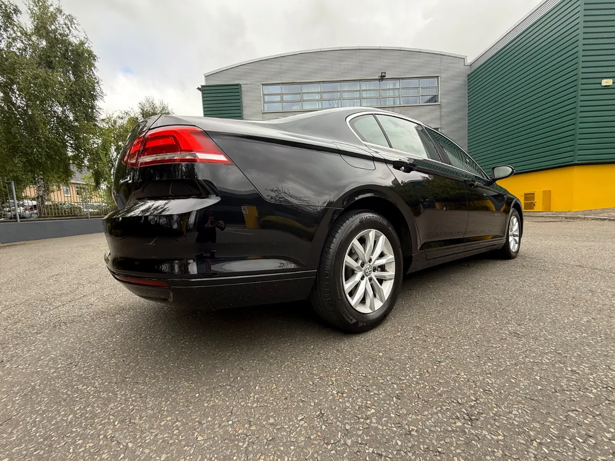 Volkswagen Passat 1.6 TDI Comfortline - Image 4