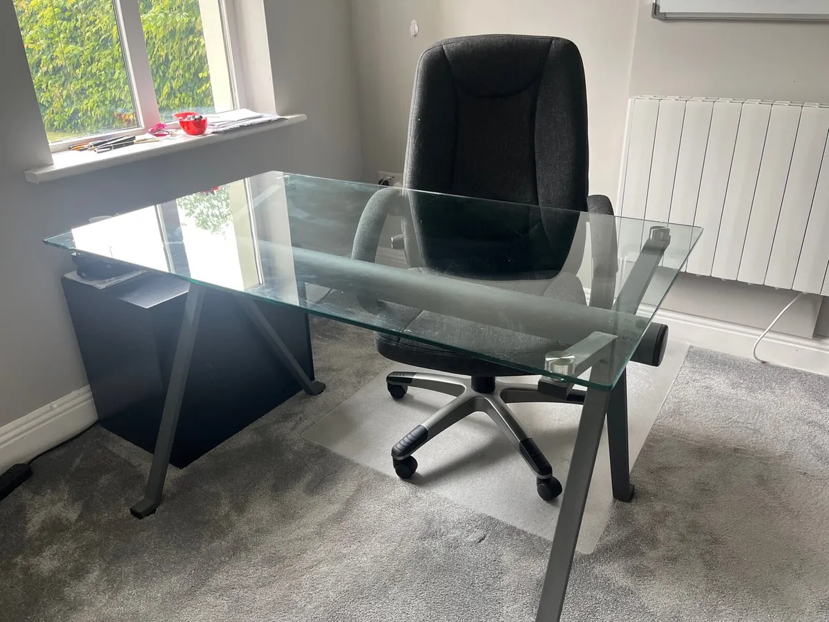 X2 glass desks - Image 1