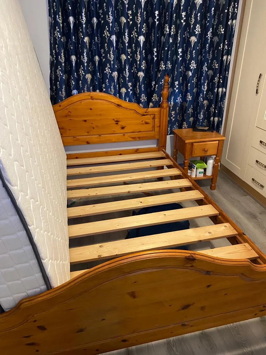 5ft Bed & Locker