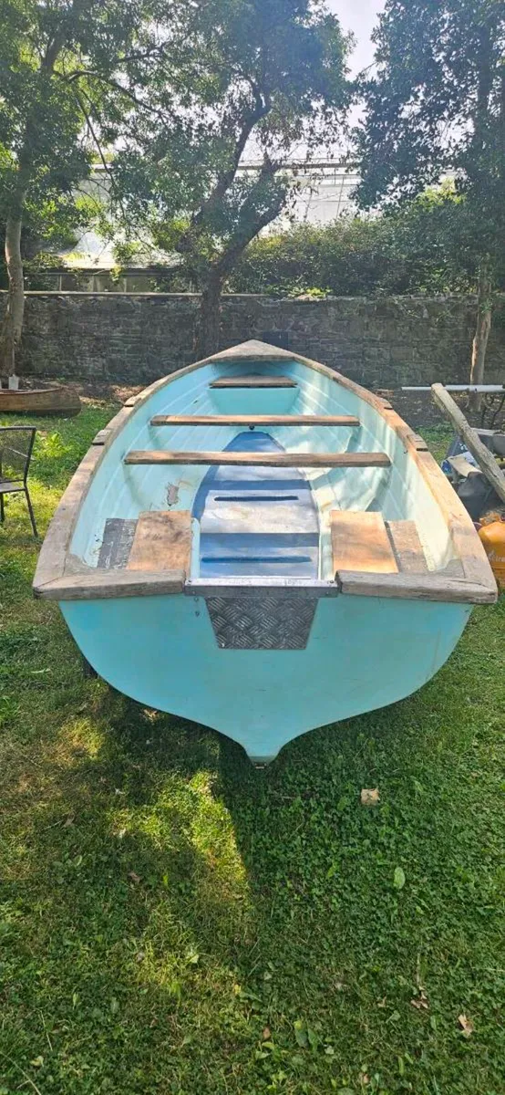 Lake boat - Image 1