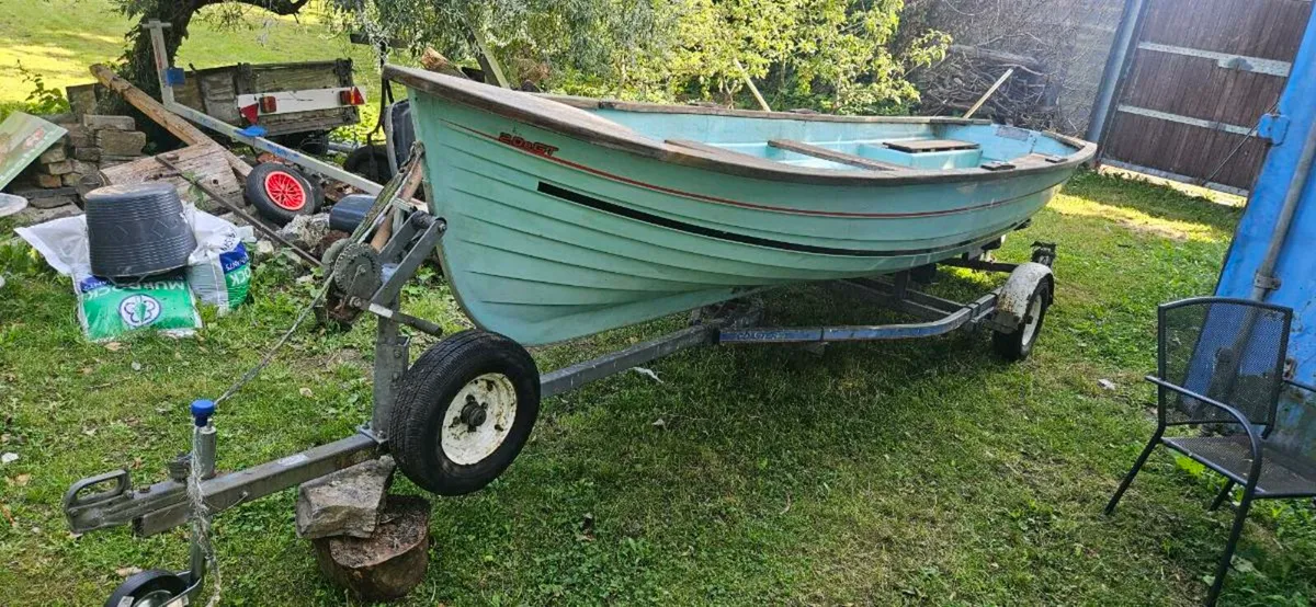 Lake boat - Image 3