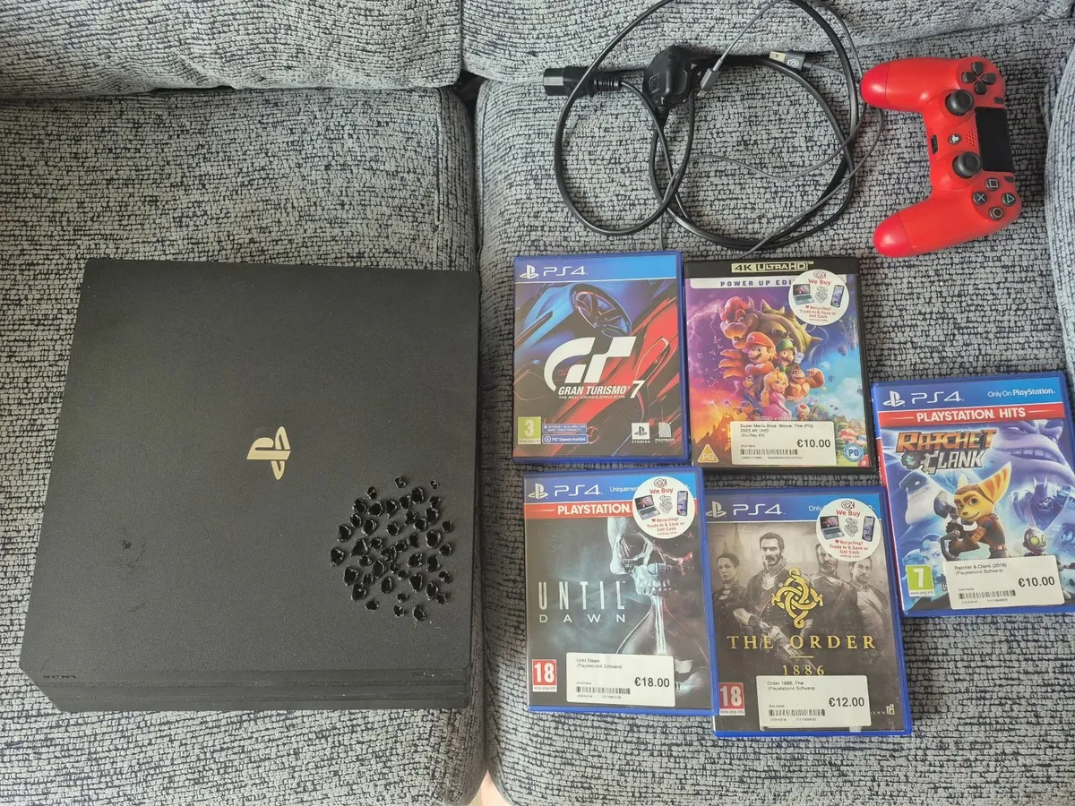 Ps4 PRO + Games - Image 1