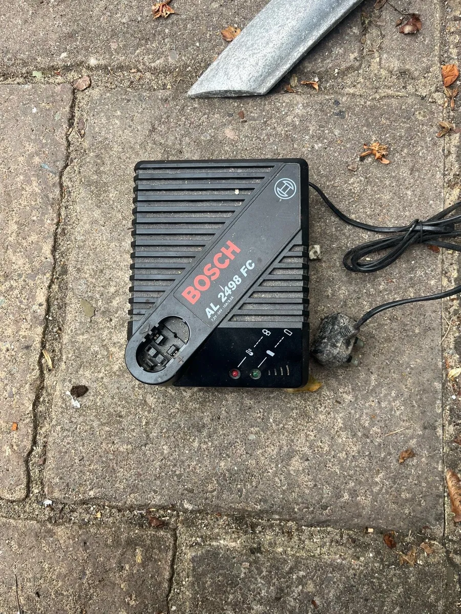Bosch drill charger - Image 1