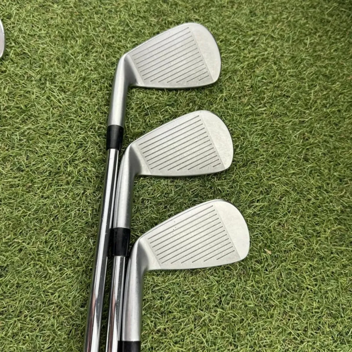 MIZUNO JPX 900 TOUR IRONS / 4-PW / STIFF - Image 4