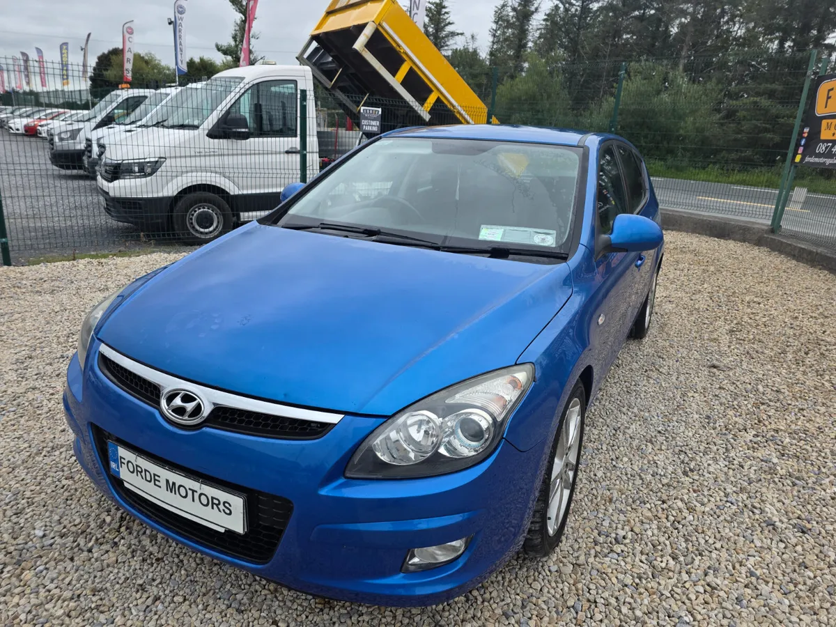 Hyundai i30 2010 - Image 2