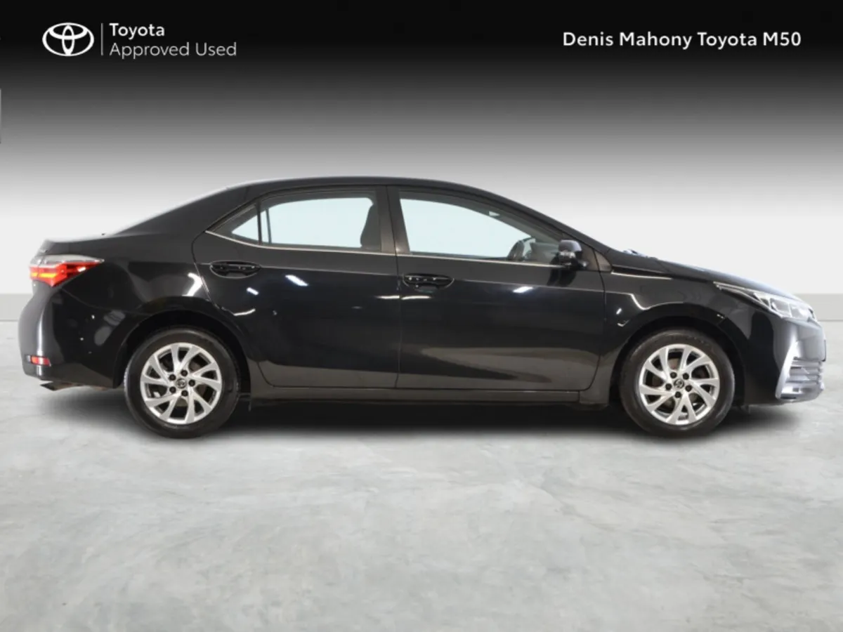 Toyota Corolla Luna Saloon Manual - Image 3