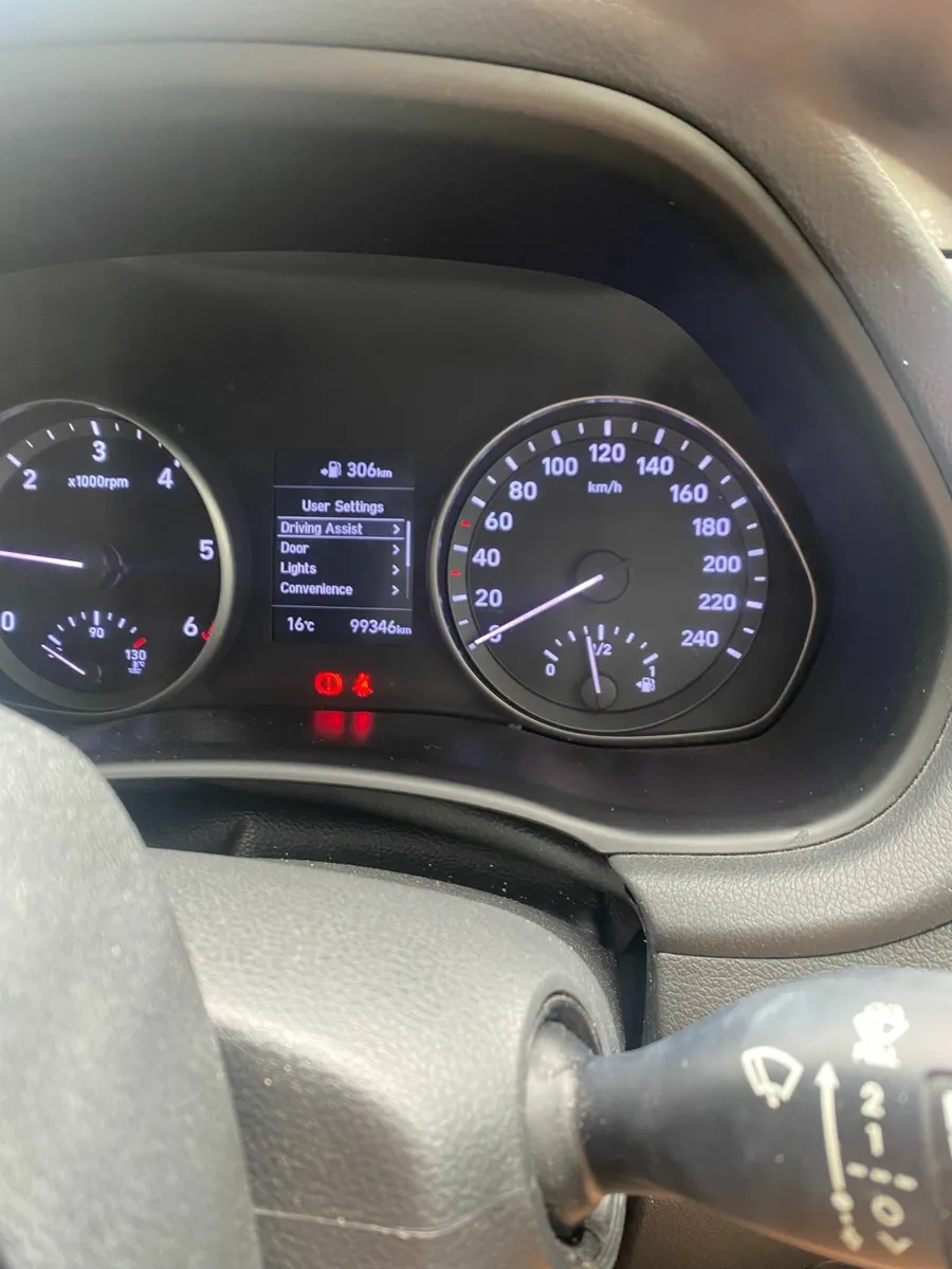 182 Hyundai i30 Deluxe 1.6L Diesel - Image 2