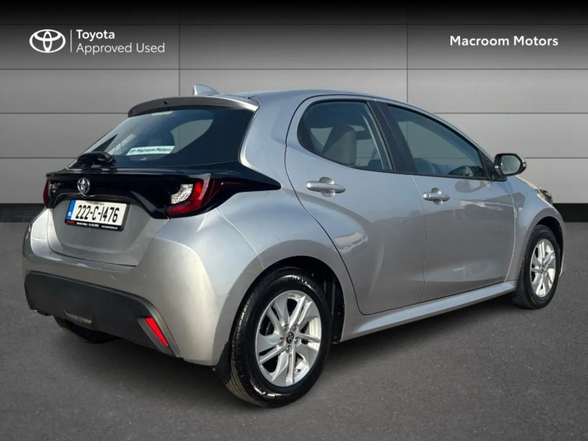 Toyota Yaris 1.0 LUNA 4DR - Image 2