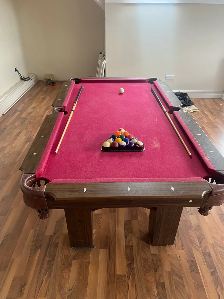 Pool table - Image 1