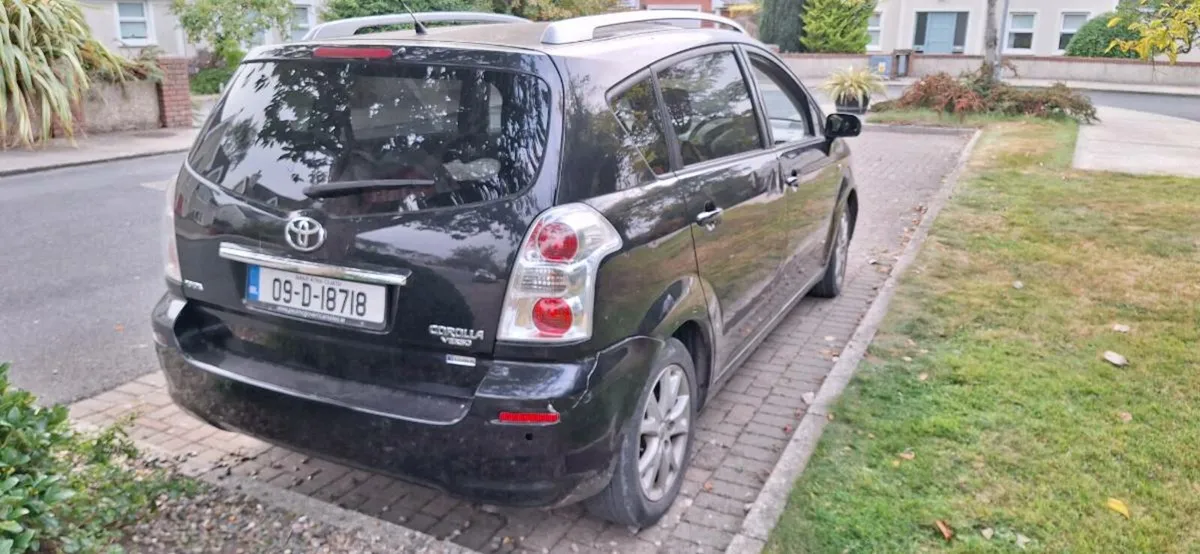 2009 Toyota Corolla 7 Seater - Image 2