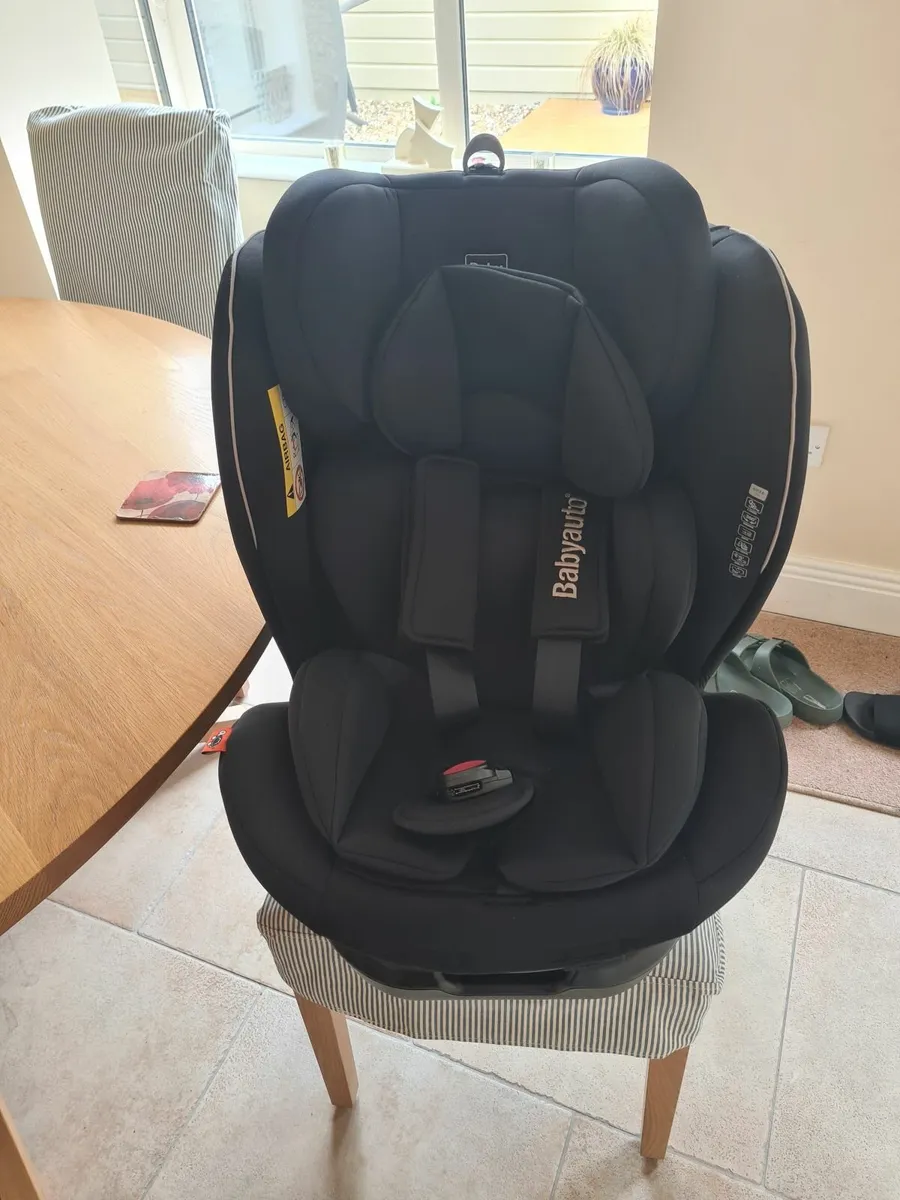 Baby car seat - Image 1
