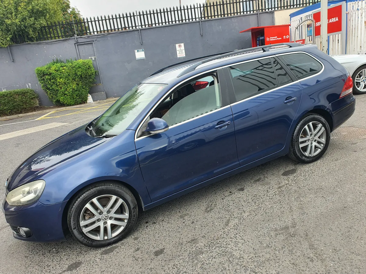 Volkswagen Golf 2011 Estate - Very Low Mileage - Image 4
