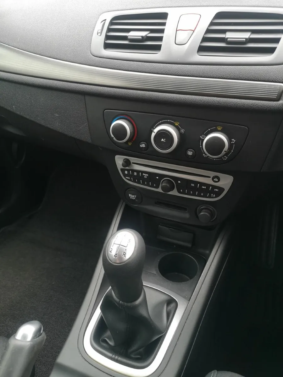 Renault Megane 2010 - Image 2