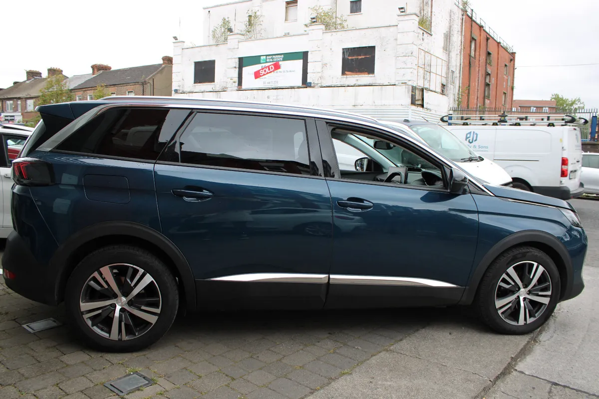 Peugeot 5008 1.5 HDI AUTOMATIC 2022 *FACELIFT* - Image 3