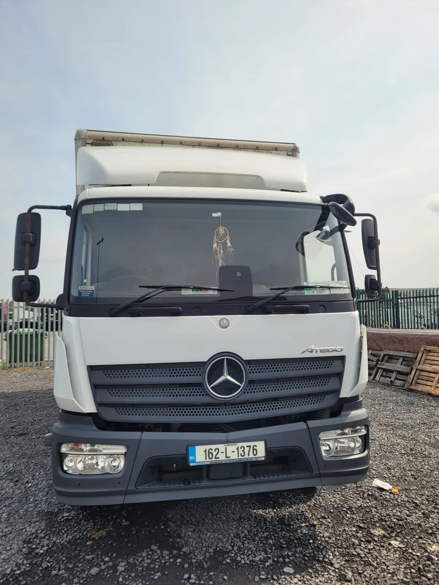 Rigid Mercedes Benz Truck - Image 3