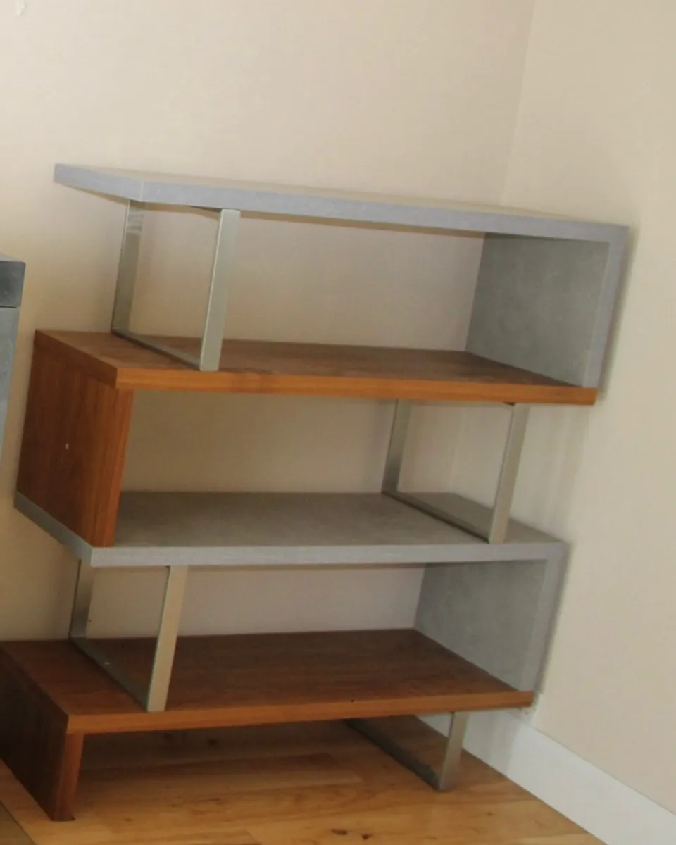 Bookshelve display unit