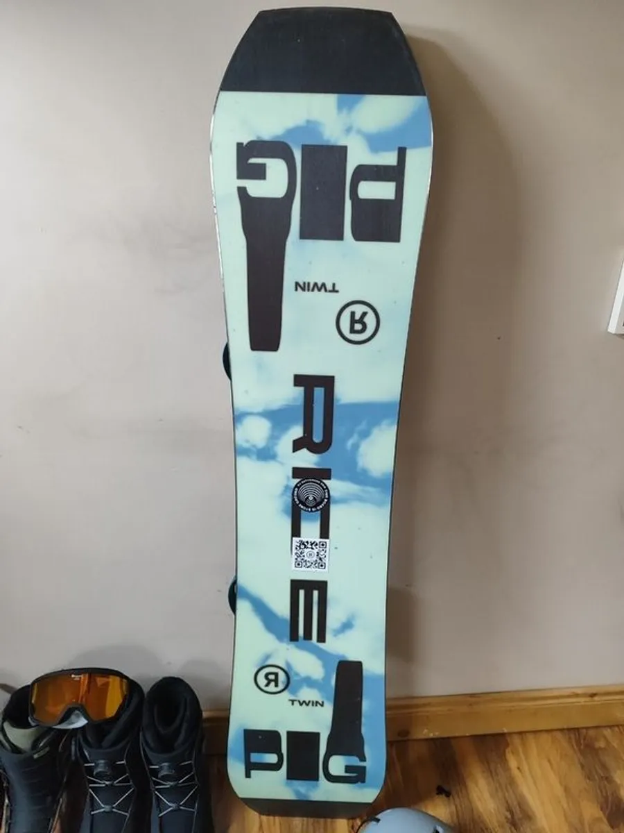 Snowboarding - Image 4