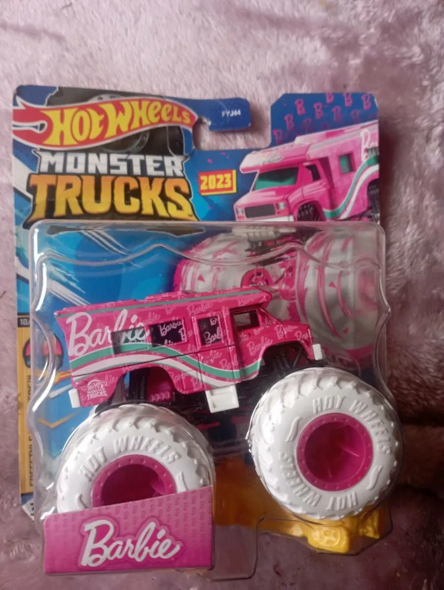 BARBIE  CAMPER FREESTYLE  WRECKERS MONSTER TRUCK. - Image 1