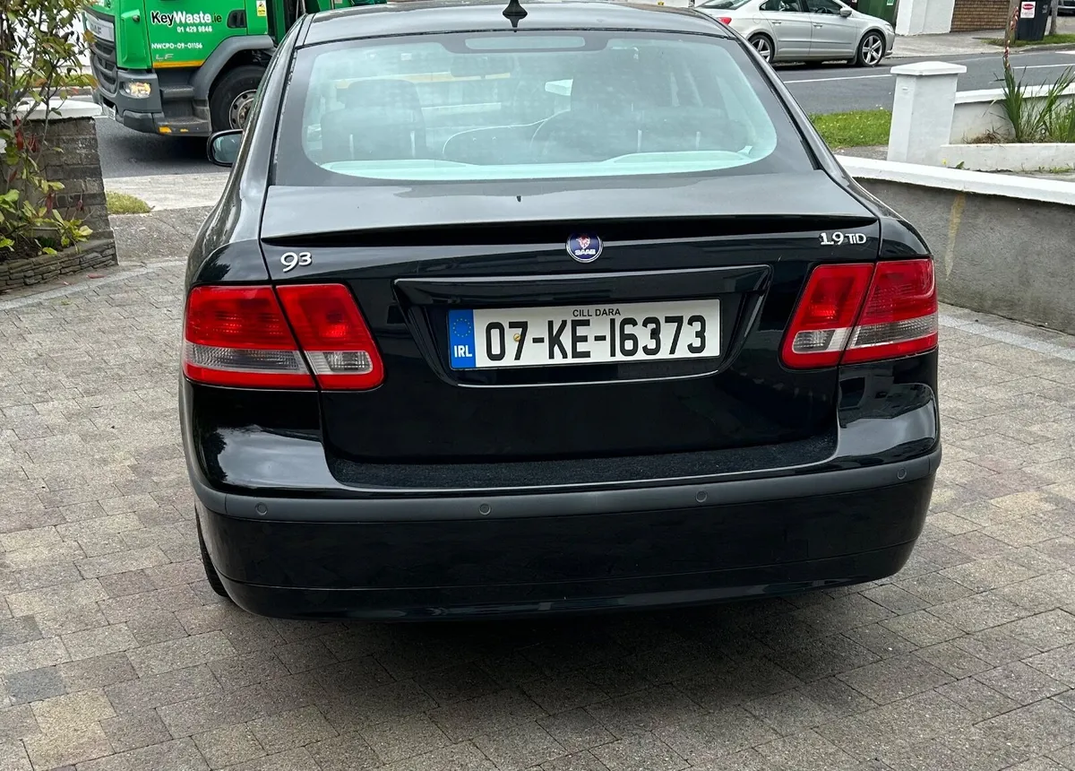 Car - Image 3