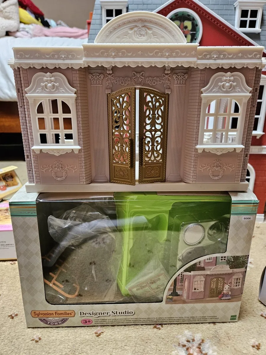 Sylvanian Families Bundle - Regency Hotel - Image 2