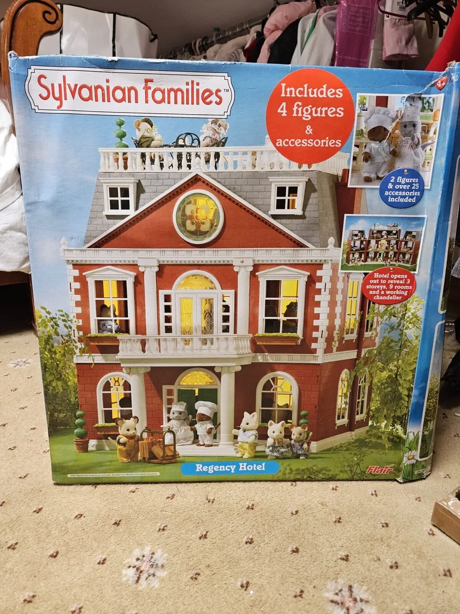 Sylvanian Families Bundle - Regency Hotel - Image 4