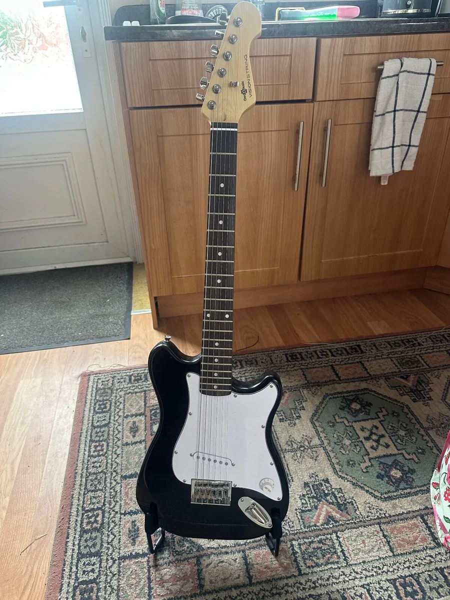 3/4 Electric Guitar and Stand