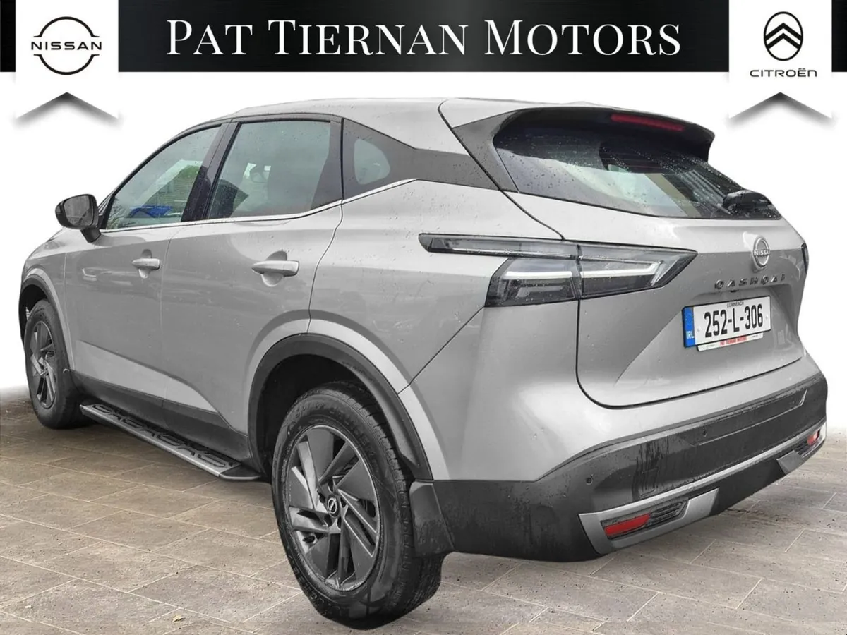 Nissan QASHQAI 1.3 PET Mild Hybrid SV (demo) - Image 2