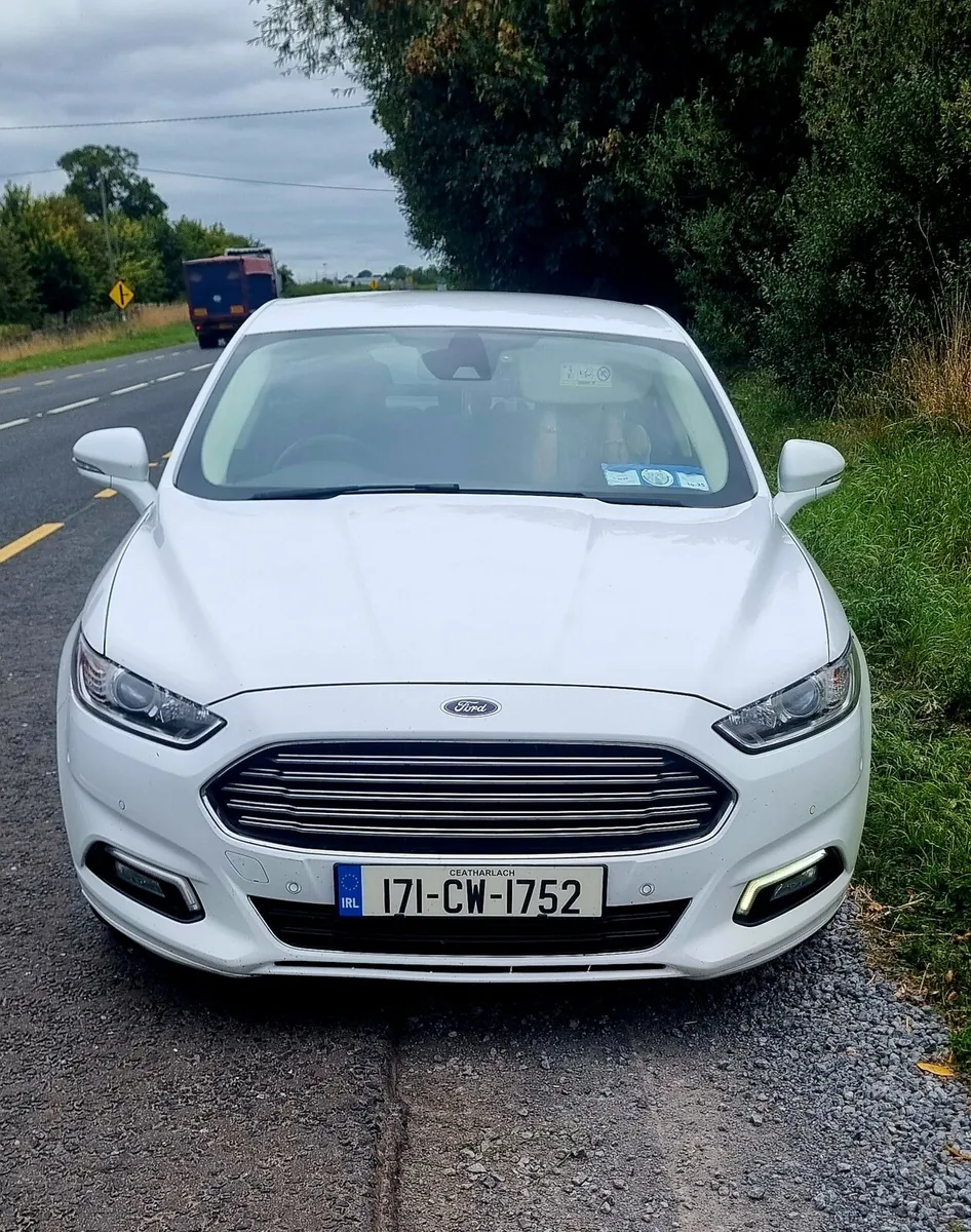 FORD MONDEO HATCHBACK - Image 2
