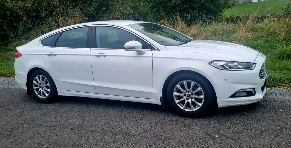 FORD MONDEO HATCHBACK - Image 1