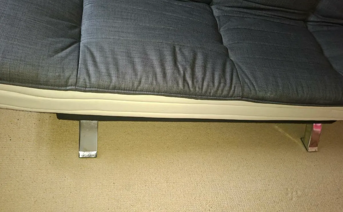 3 seater sofa bed - Image 4